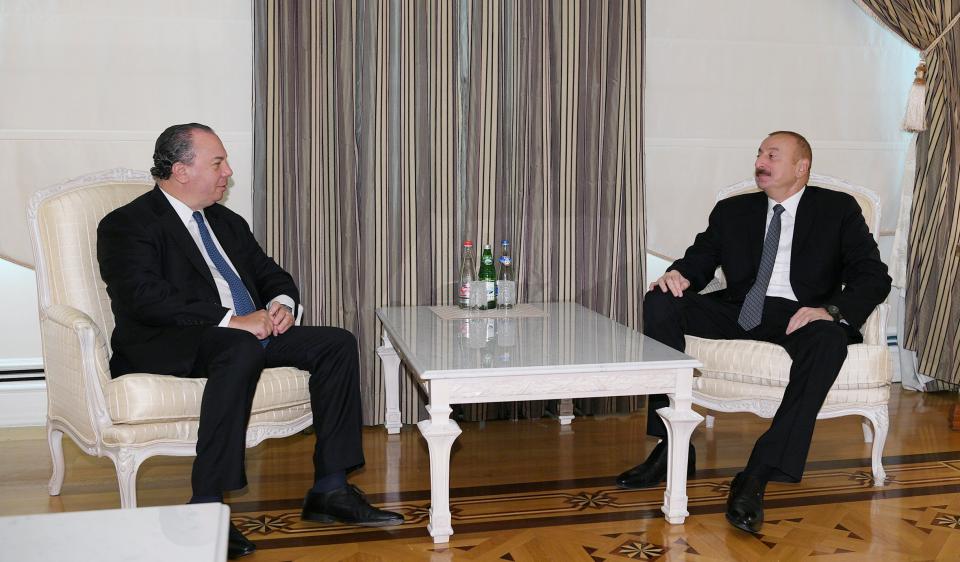 İlham Əliyev ABŞ Etnik Anlaşma Fondunun prezidentini qəbul edib