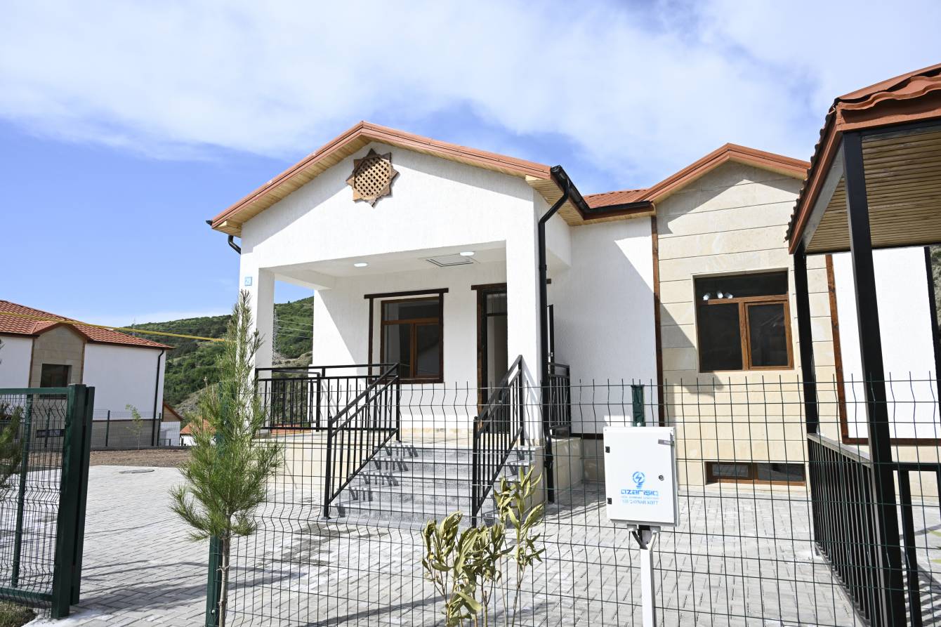 gallery-photo