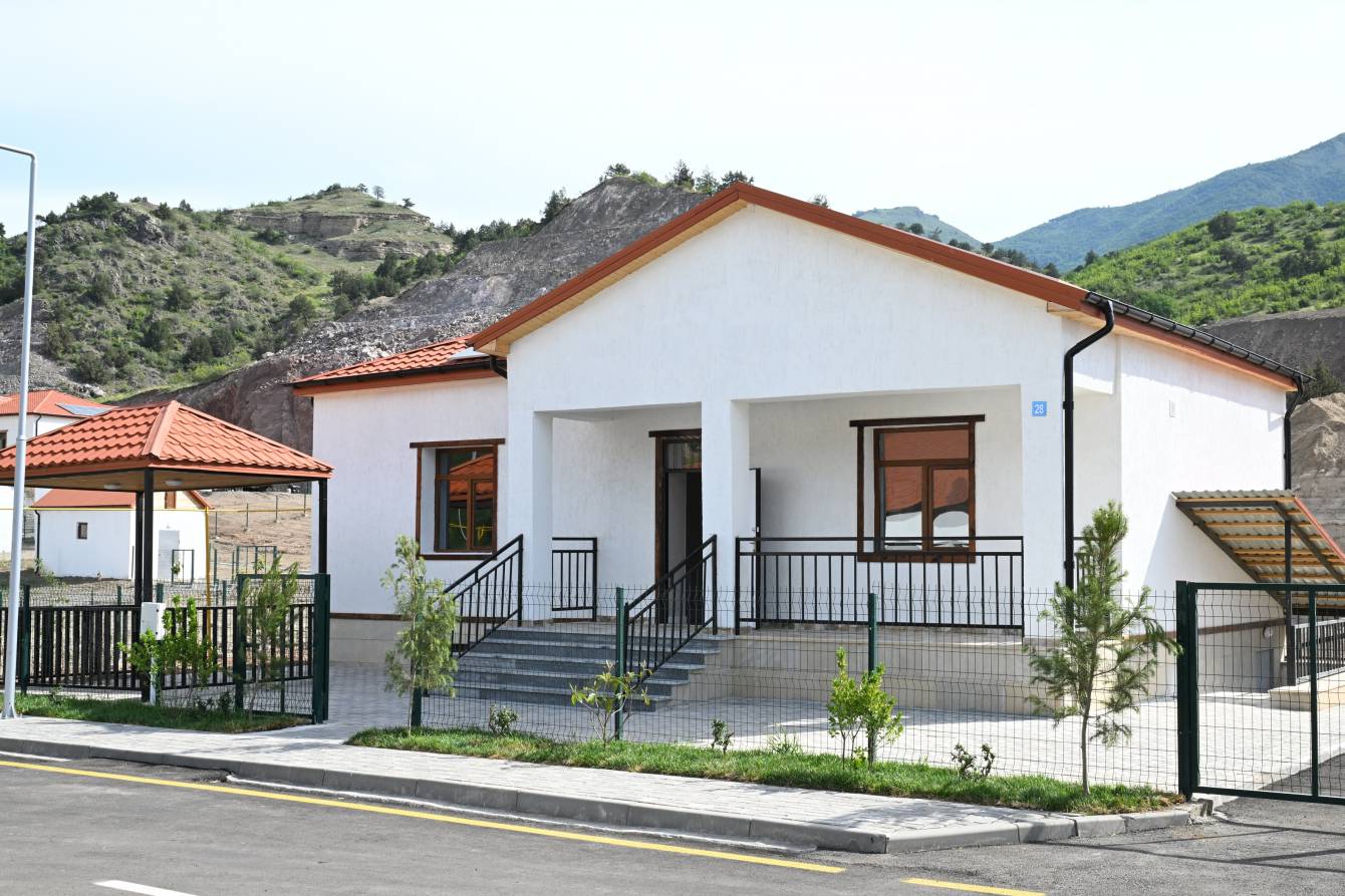 gallery-photo
