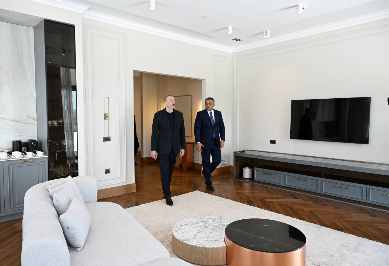 gallery-photo