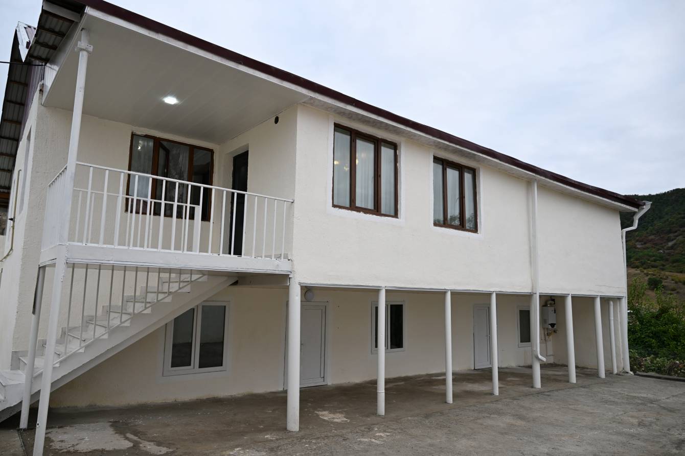 gallery-photo