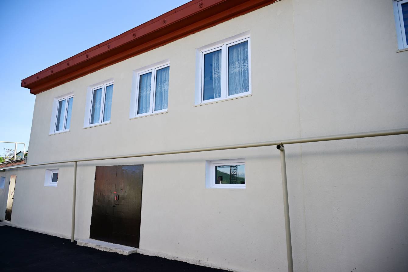gallery-photo