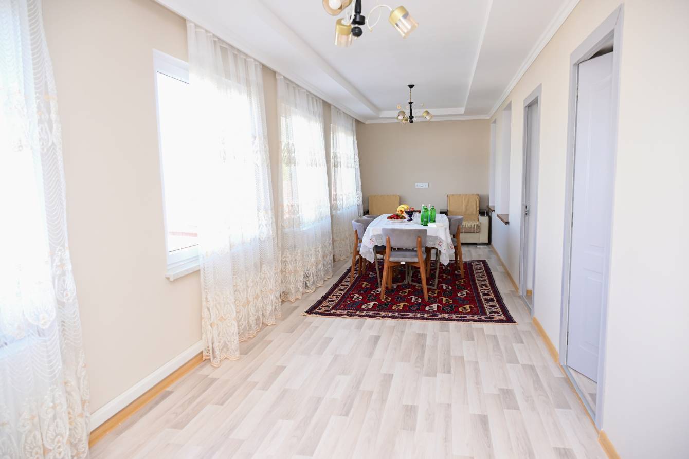 gallery-photo