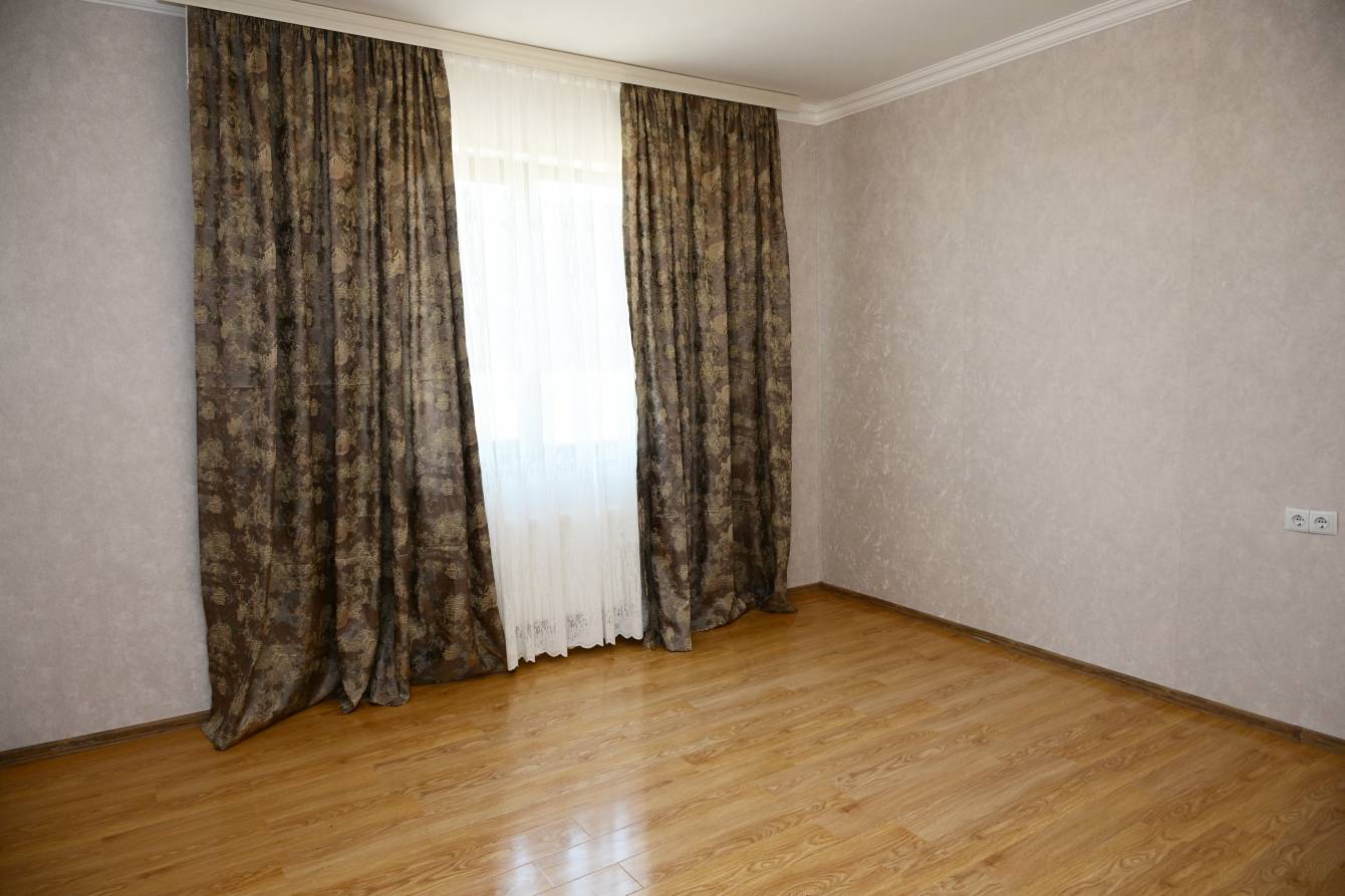 gallery-photo