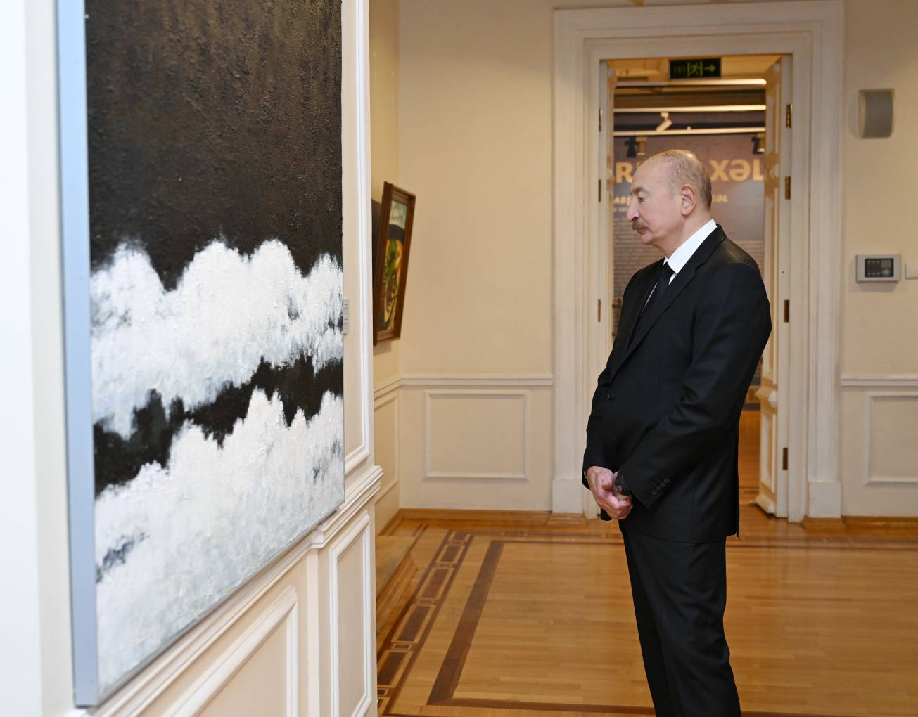 gallery-photo