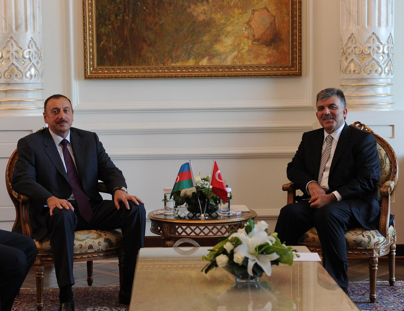 Турция президентская. Состоялся совместный обед президентов Азербайджана и Турции. Начался визит президента Азербайджана в Турцию.