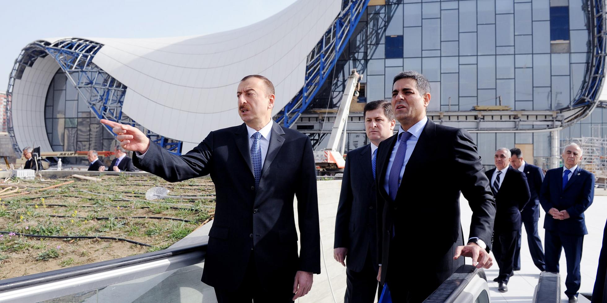 Самолет Ильхама Алиева. Ilham Aliyev в очках. Реализация деятельности президента