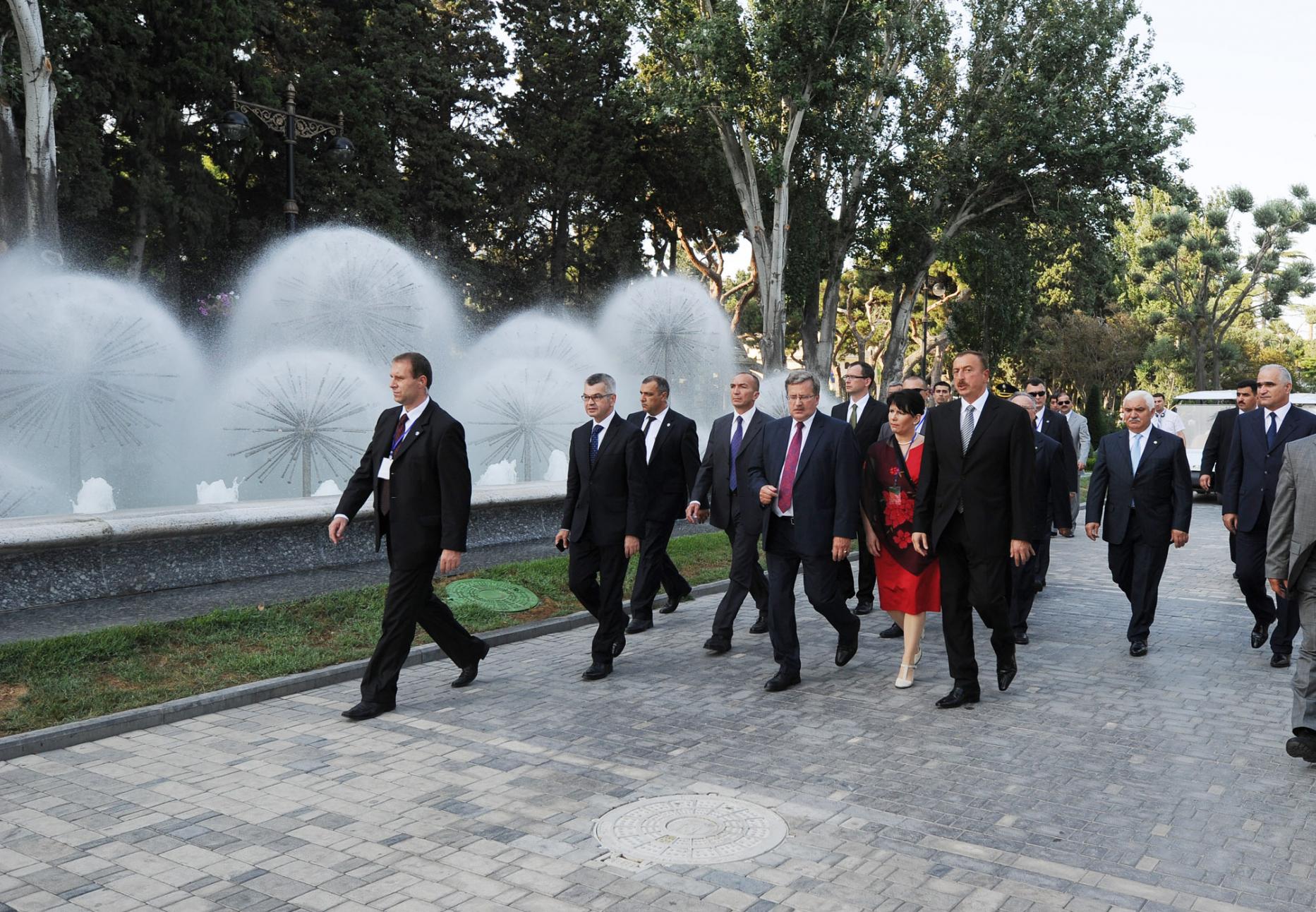Азербайджан готовится. Азербайджан и Польша. Фото формы президентского аппарата в Азербайджане. Azerbaijan Poland.