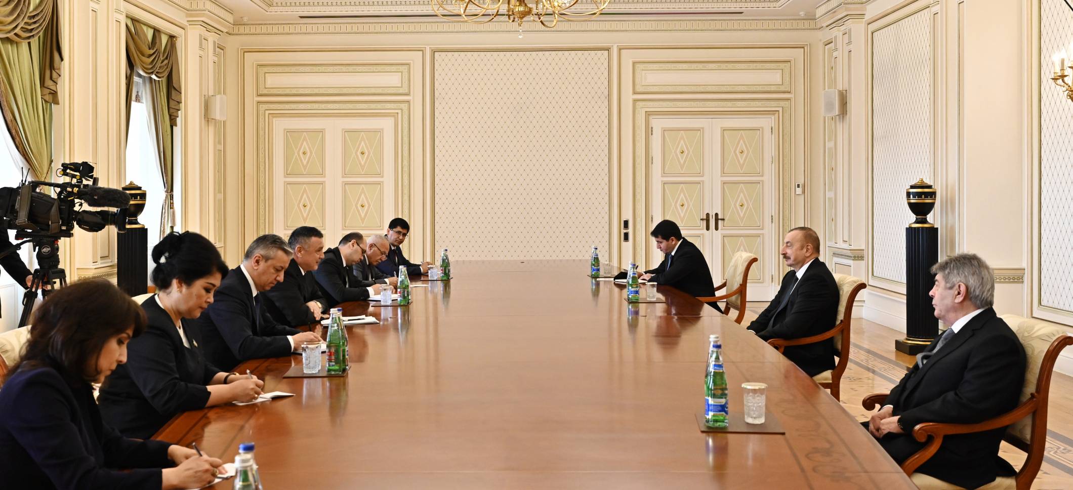 Ильхам Алиев принял делегацию во главе с председателем Законодательной палаты Олий Мажлиса Узбекистана