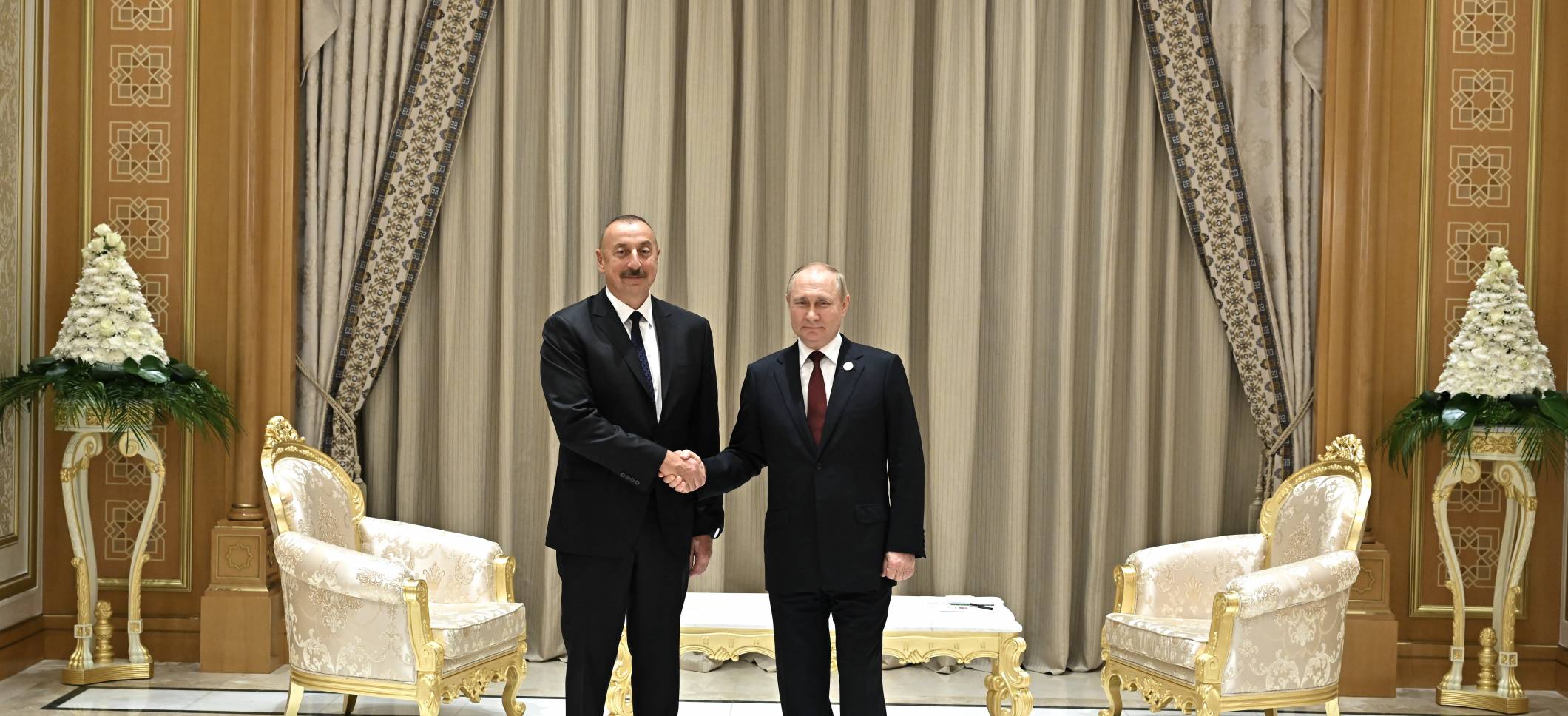 Ильхам Алиев встретился в Ашхабаде с Президентом России Владимиром Путиным