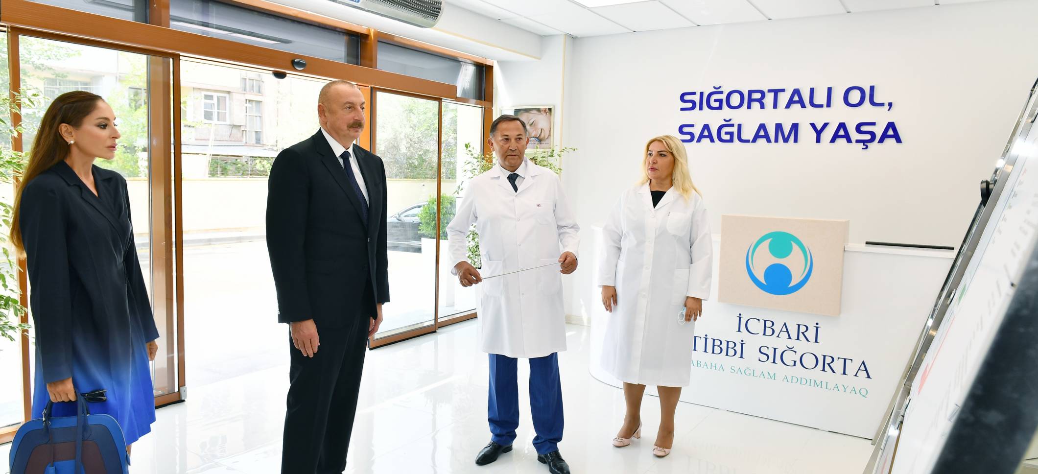 President Ilham Aliyev and First Lady Mehriban Aliyeva viewed conditions created at maternity hospital No 2 in Bakikhanov district of Baku after major overhaul