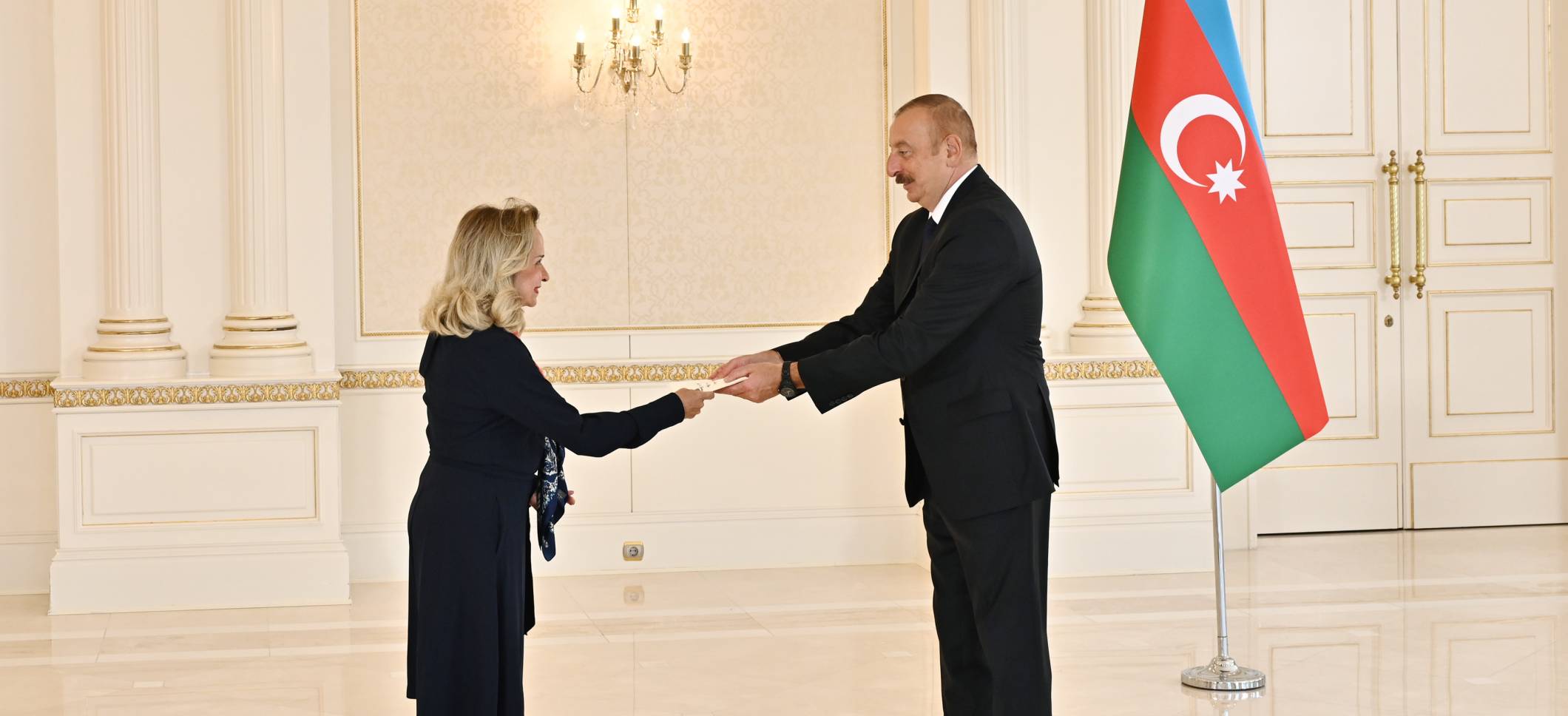 Ilham Aliyev accepted credentials of incoming ambassador of Panama