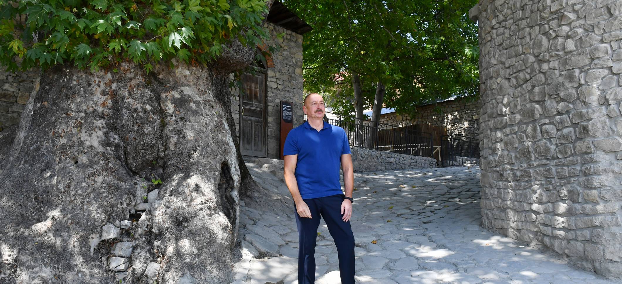 Ильхам Алиев дал интервью Азербайджанскому телевидению в поселке Басгал Исмаиллинского района