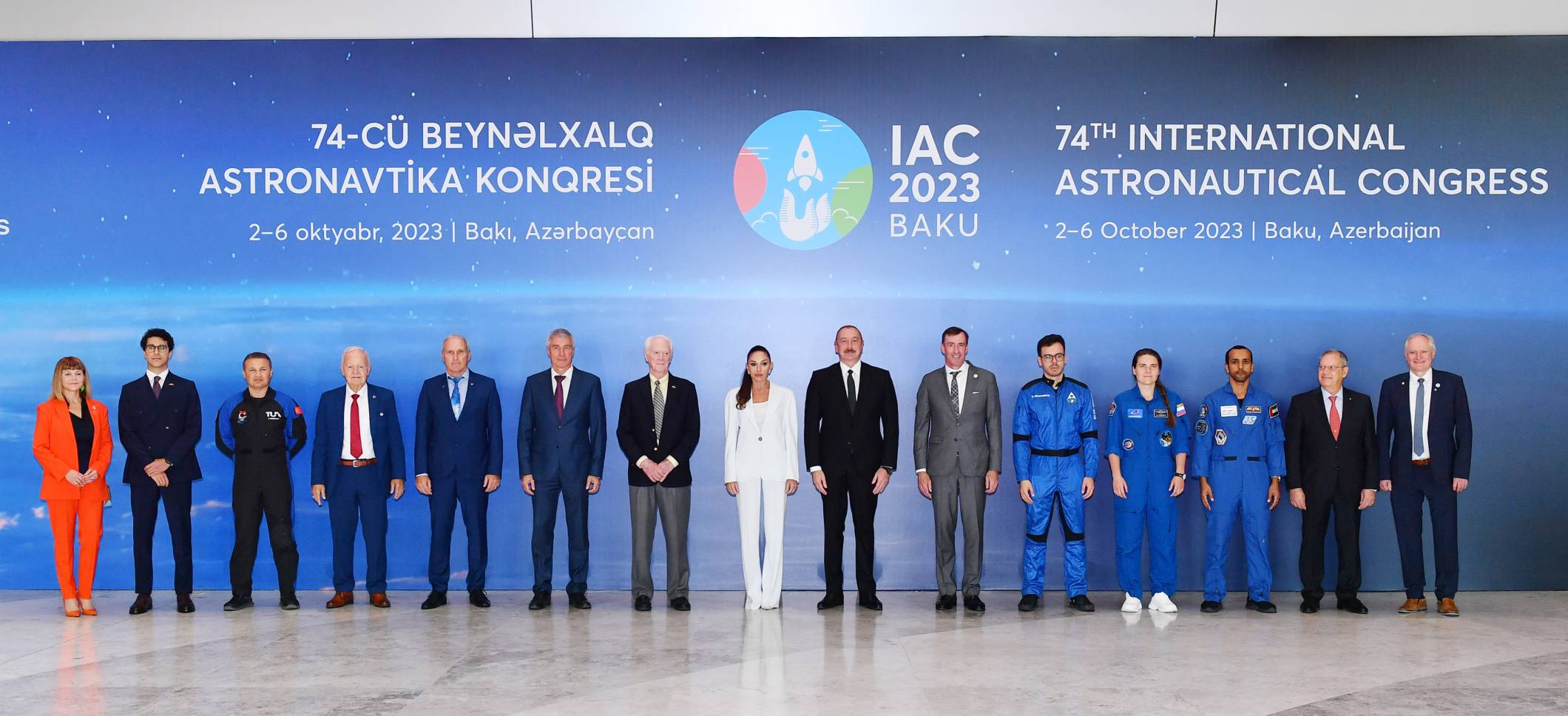 Ильхам Алиев и первая леди Мехрибан Алиева приняли участие в церемонии открытия 74-го Международного астронавтического конгресса