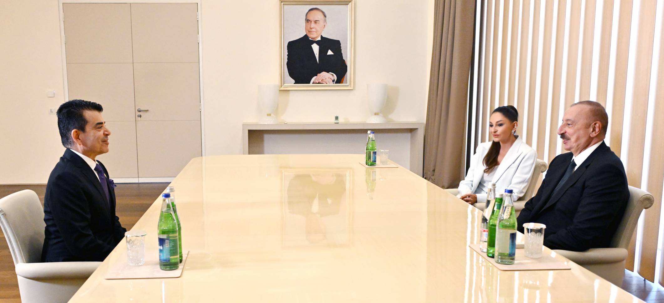Ильхам Алиев и первая леди Мехрибан Алиева встретились с генеральным директором ИСЕСКО