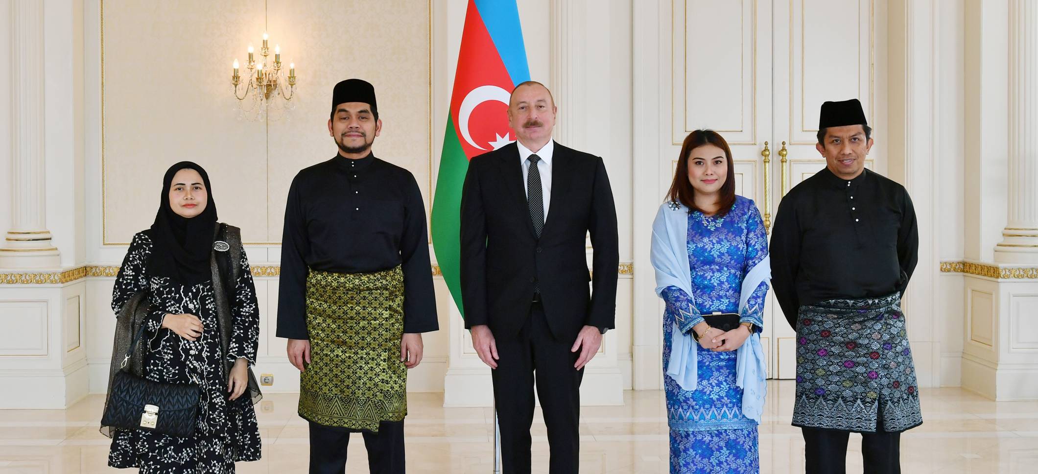 Ильхам Алиев принял верительные грамоты новоназначенного посла Малайзии в Азербайджане 