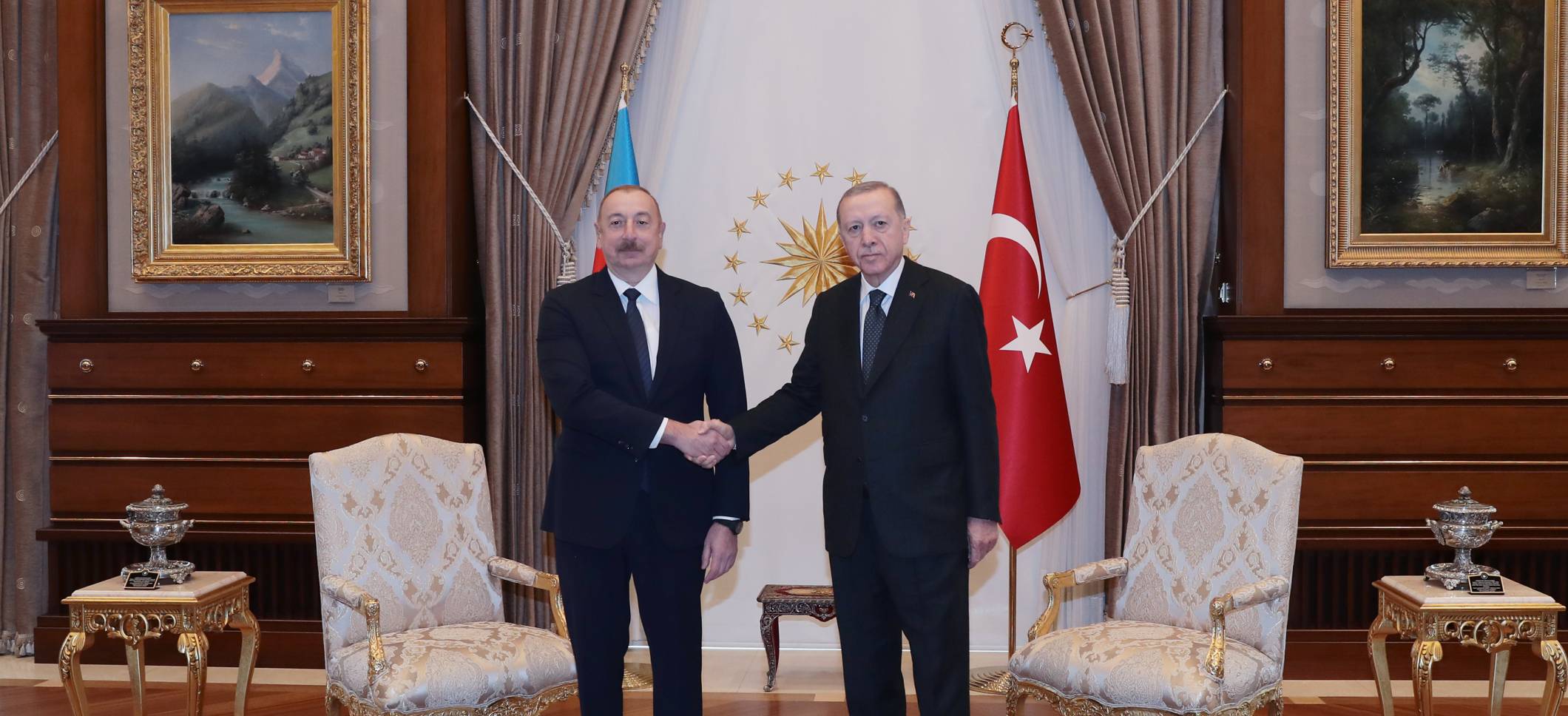 Ilham Aliyev's one-on-one meeting with President of the Republic of Türkiye Recep Tayyip Erdogan has started