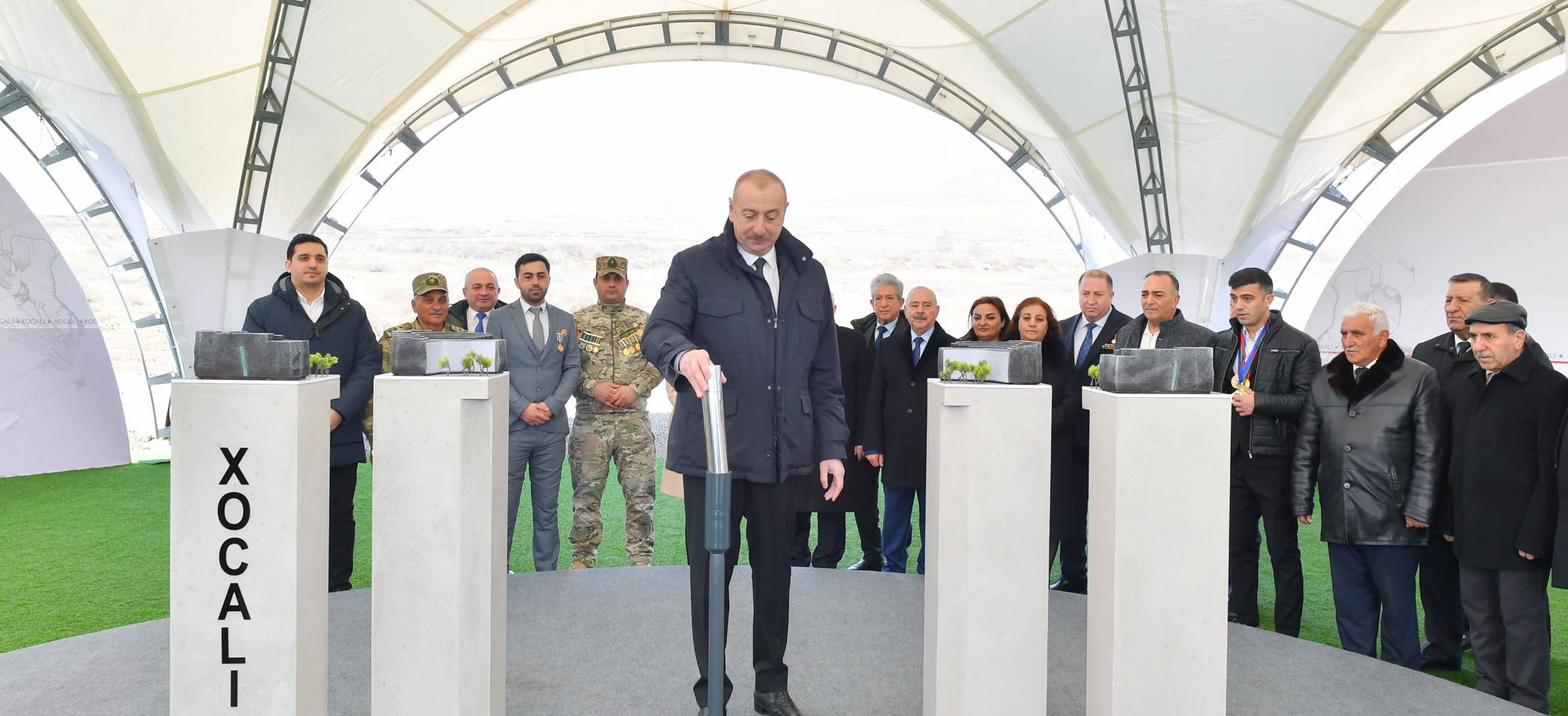 Ильхам Алиев заложил фундамент мемориала жертвам Ходжалинского геноцида и встретился с представителями общественности района 