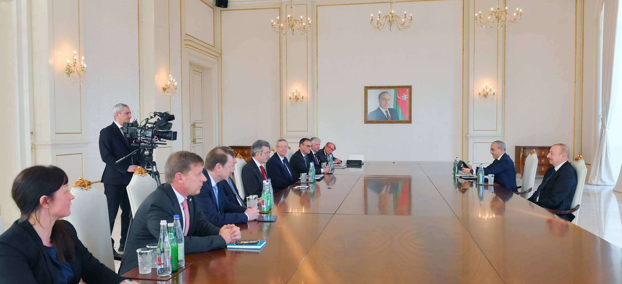 Ильхам Алиев принял делегацию во главе с председателем Восточного комитета германской экономики