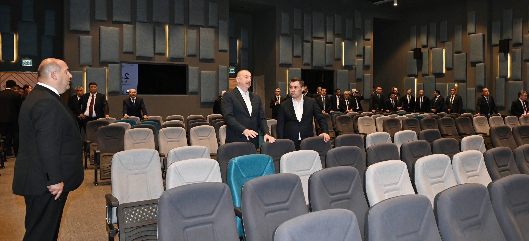 Президенты Азербайджана и Кыргызстана ознакомились с Агдамским конференц-центром