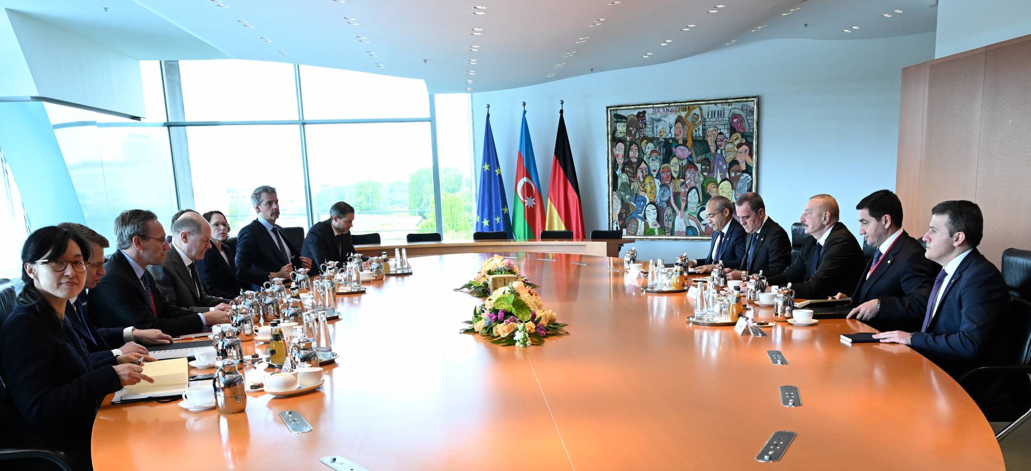 В Берлине состоялась встреча Президента Ильхама Алиева и Канцлера Германии Олафа Шольца в расширенном составе