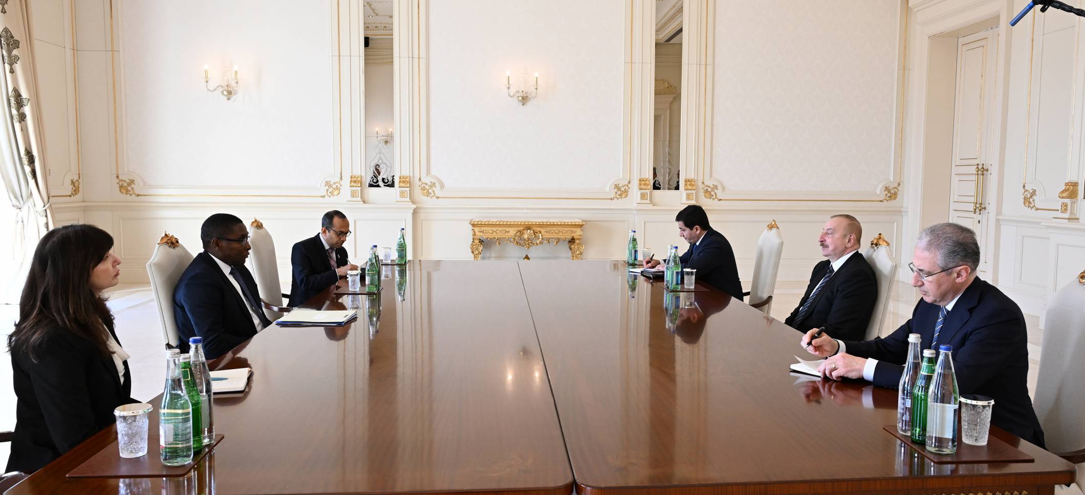 Ильхам Алиев принял специального советника генерального секретаря ООН