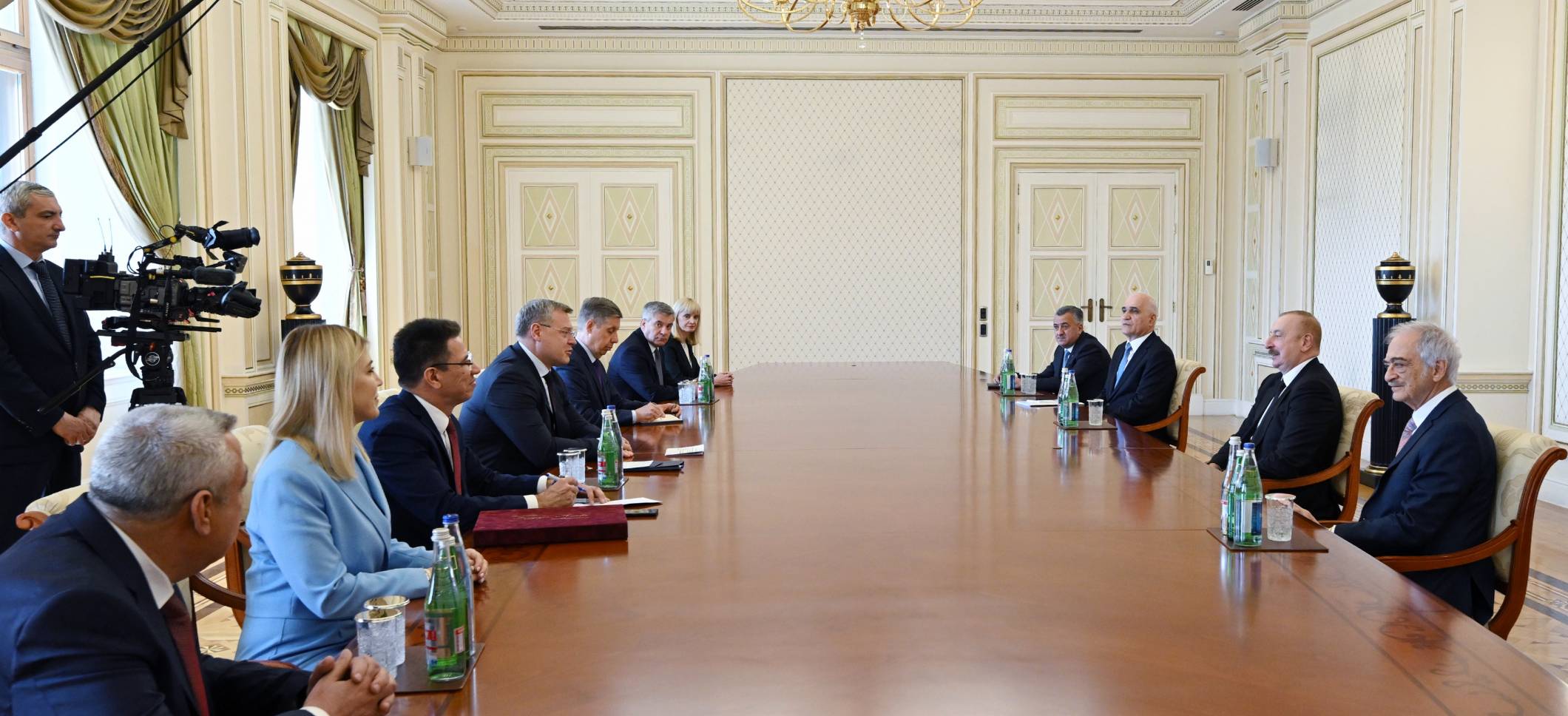 Ильхам Алиев принял губернатора Астраханской области Российской Федерации