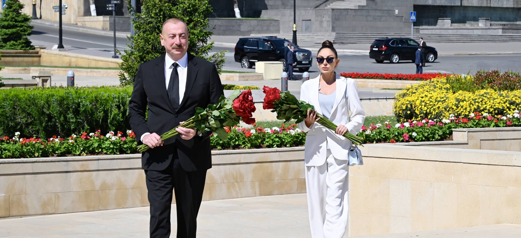 Ilham Aliyev and First Lady Mehriban Aliyeva paid tribute to Azerbaijanis who died for Victory over fascism