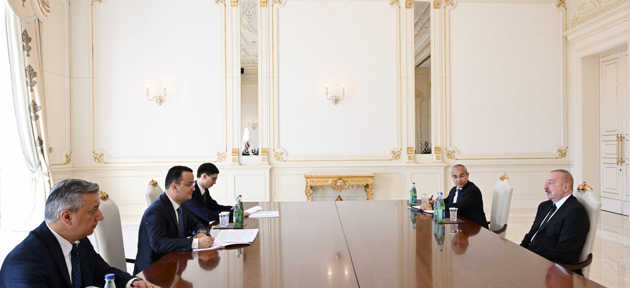 Ильхам Алиев принял министра инвестиций, промышленности и торговли Узбекистана