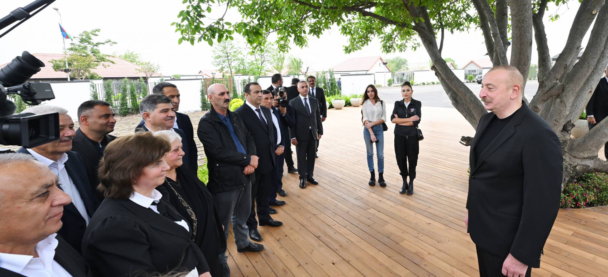 Ilham Aliyev and First Lady Mehriban Aliyeva met with residents who relocated to the city of Khojaly
