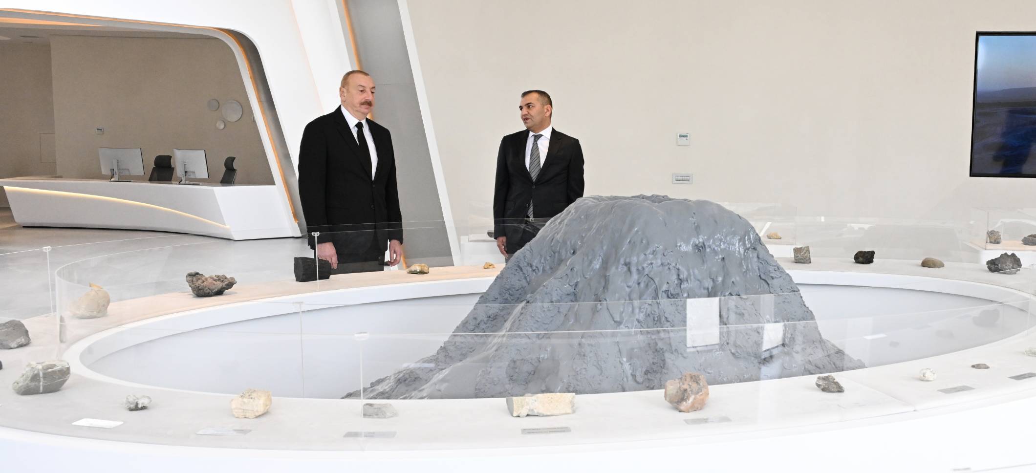Ильхам Алиев принял участие в открытии Туристического комплекса грязевых вулканов