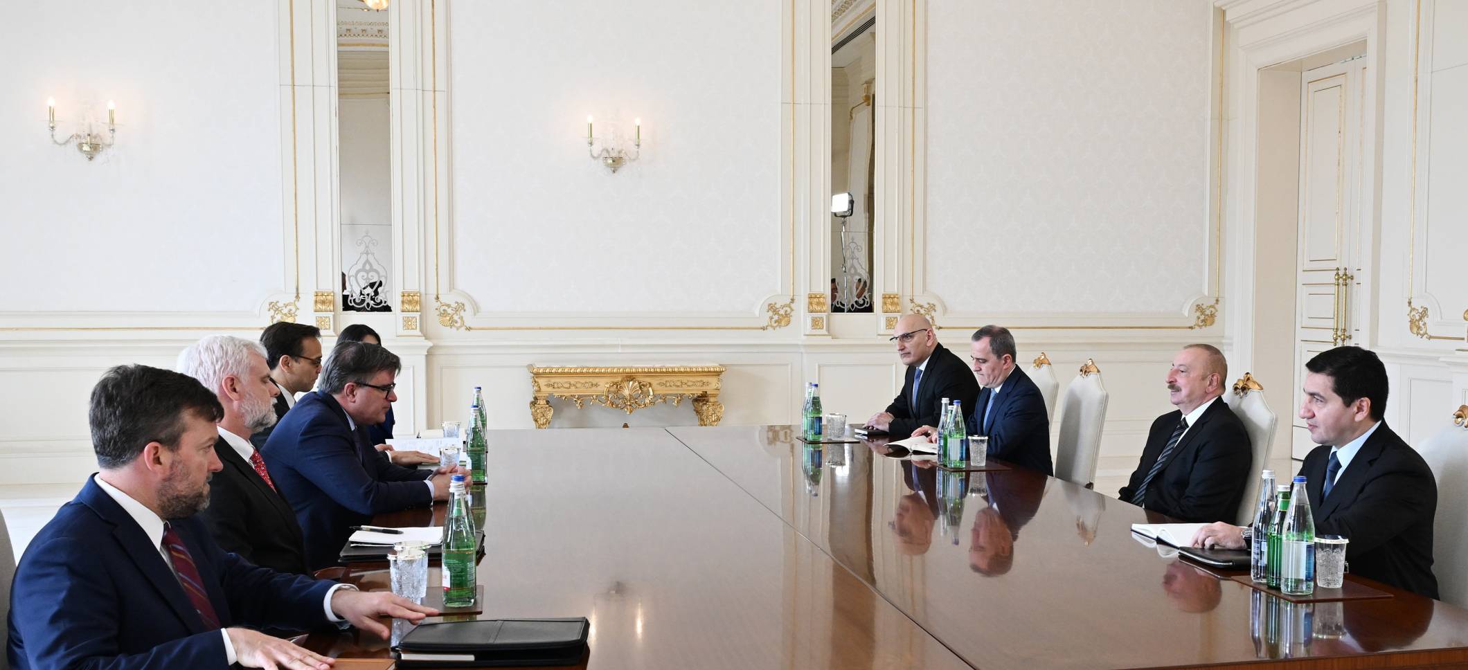 Ильхам Алиев принял помощника госсекретаря США по делам Европы и Евразии