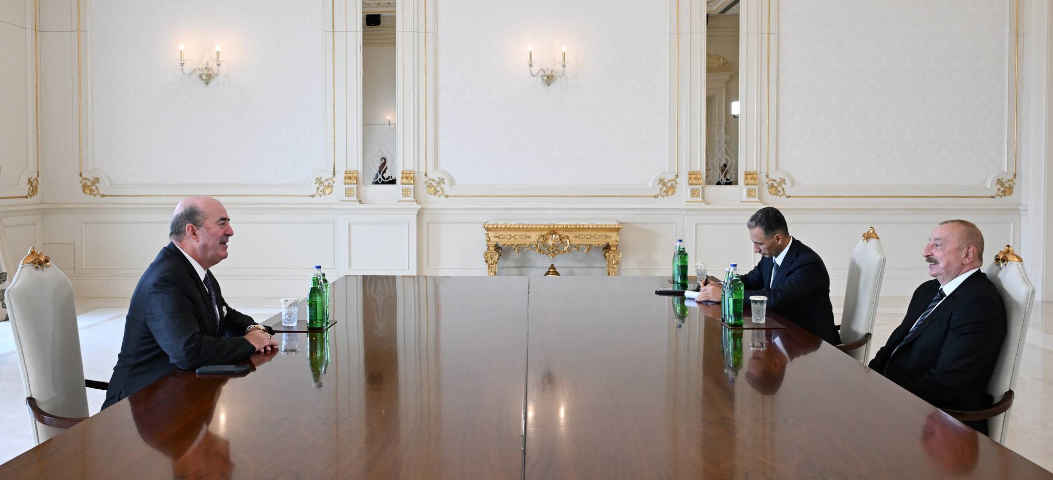 Ilham Aliyev received President of “Gulfstream Aerospace” company