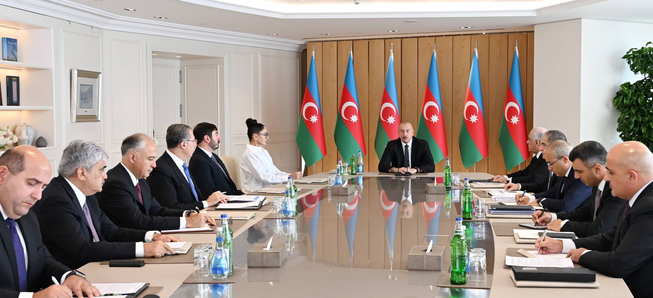 A meeting on economic issues was held President Ilham Aliyev addressed the meeting