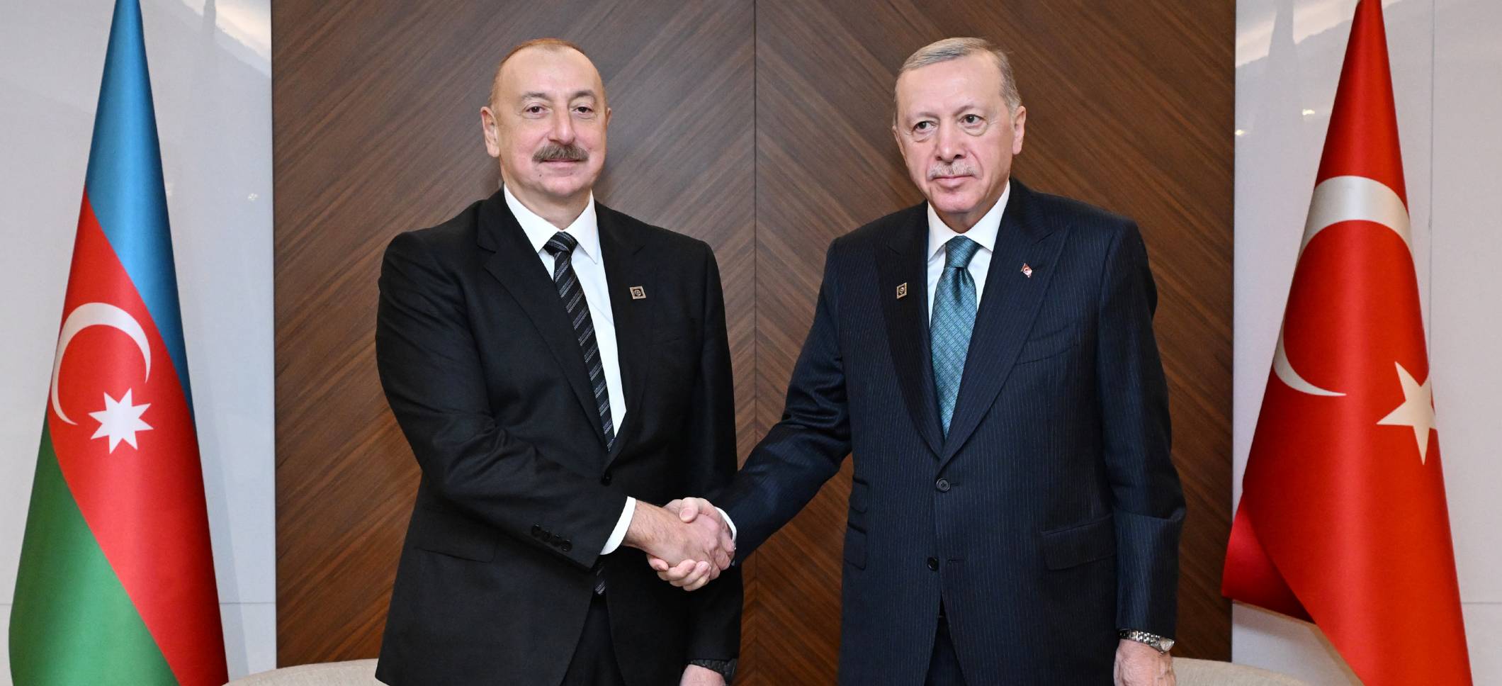 Ilham Aliyev’s meeting with Turkish President Recep Tayyip Erdogan began in Bishkek