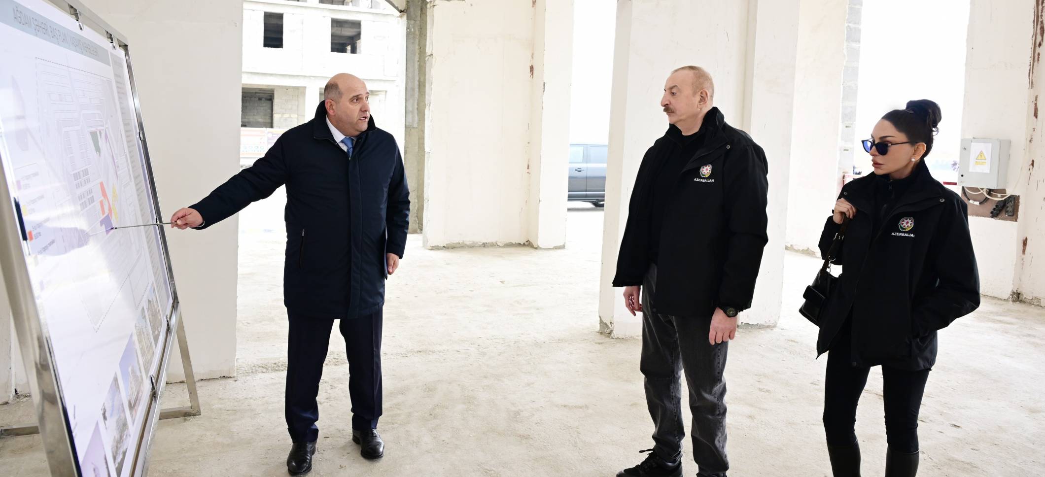 Ilham Aliyev examined ongoing construction at second residential complex in Aghdam city