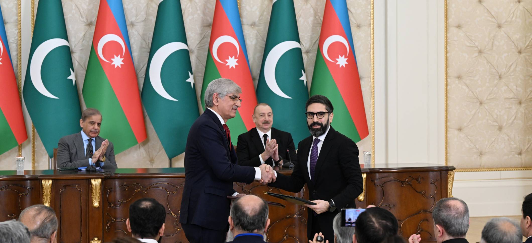 Azerbaijan and Pakistan exchanged signed documents