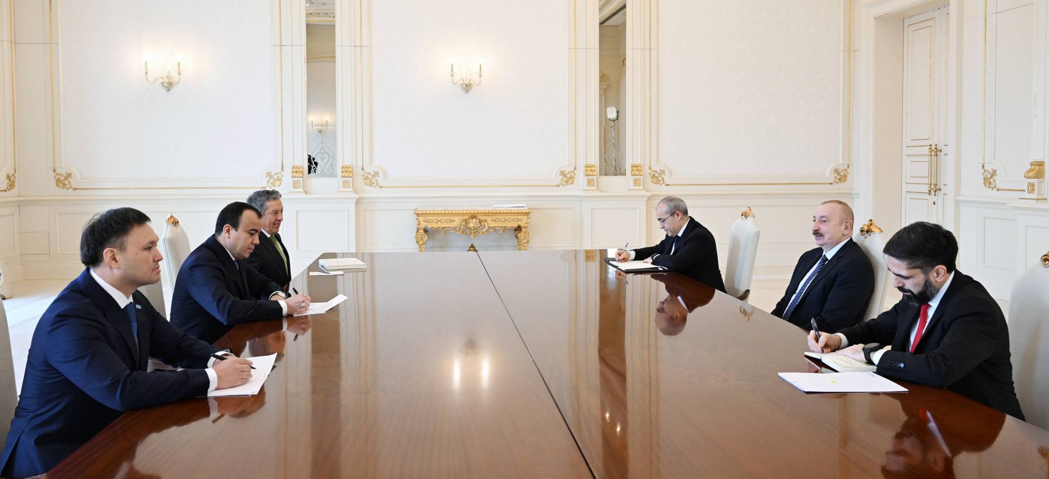 Ilham Aliyev received heads of "Tatneft," "KazMunayGas," and "Uzbekneftegaz"