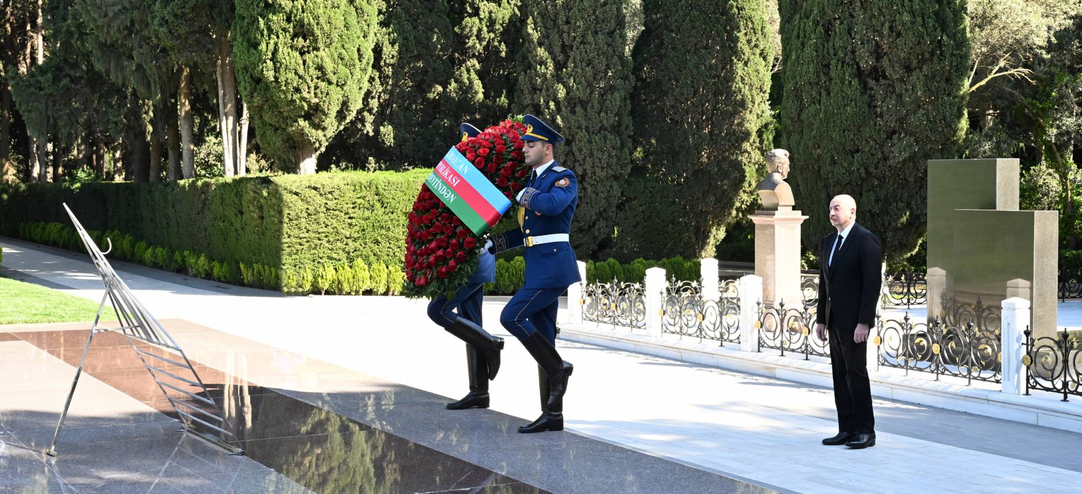 Ilham Aliyev and First Lady Mehriban Aliyeva visited tomb of National Leader Heydar Aliyev at Alley of Honors