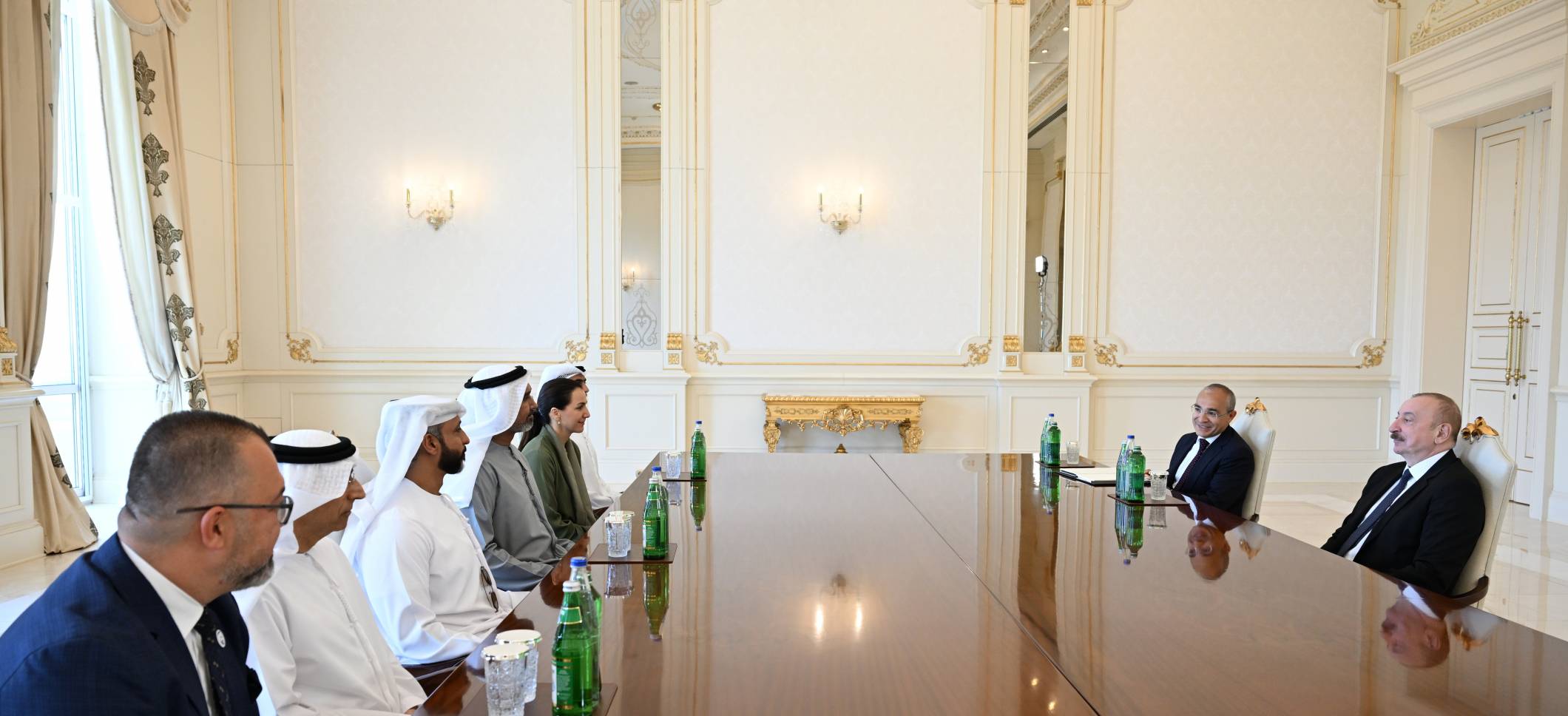 Ilham Aliyev received business delegation from United Arab Emirates