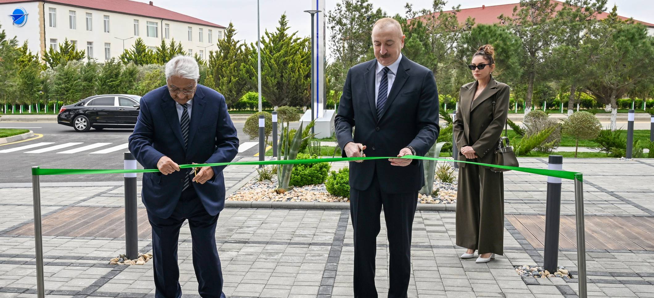 Ильхам Алиев принял участие в открытии Международного учебного центра в Национальной академии авиации