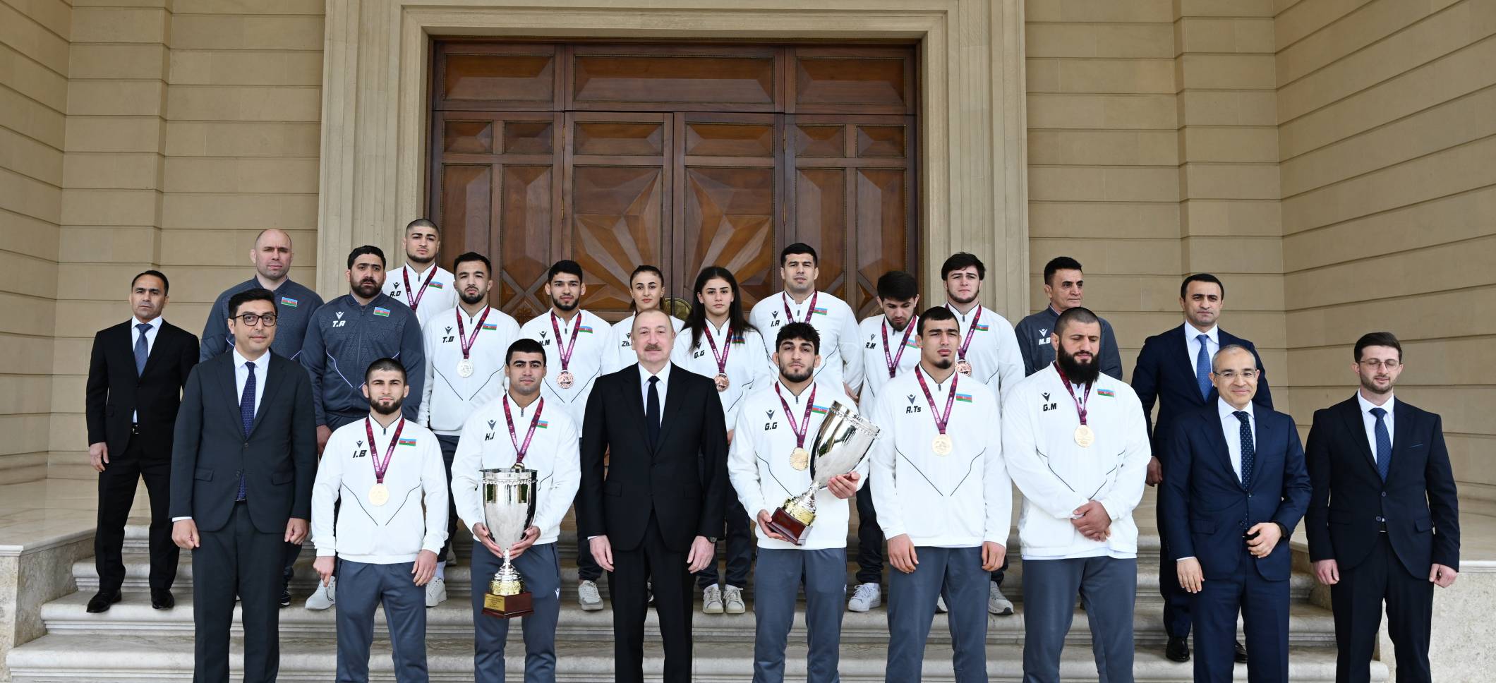Ilham Aliyev received wrestlers who secured first place in the team standings at the European Championships