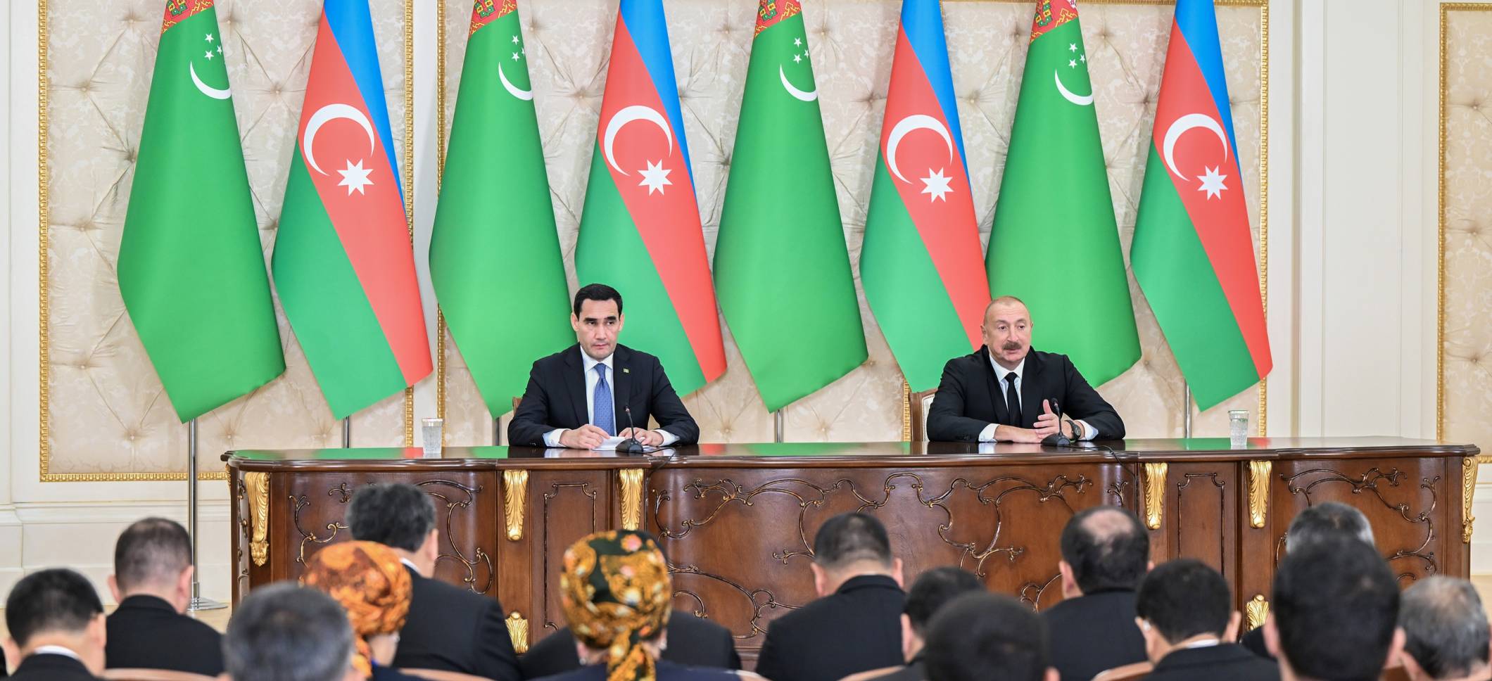 Azərbaycan və Türkmənistan prezidentləri mətbuata bəyanatlarla çıxış ediblər
