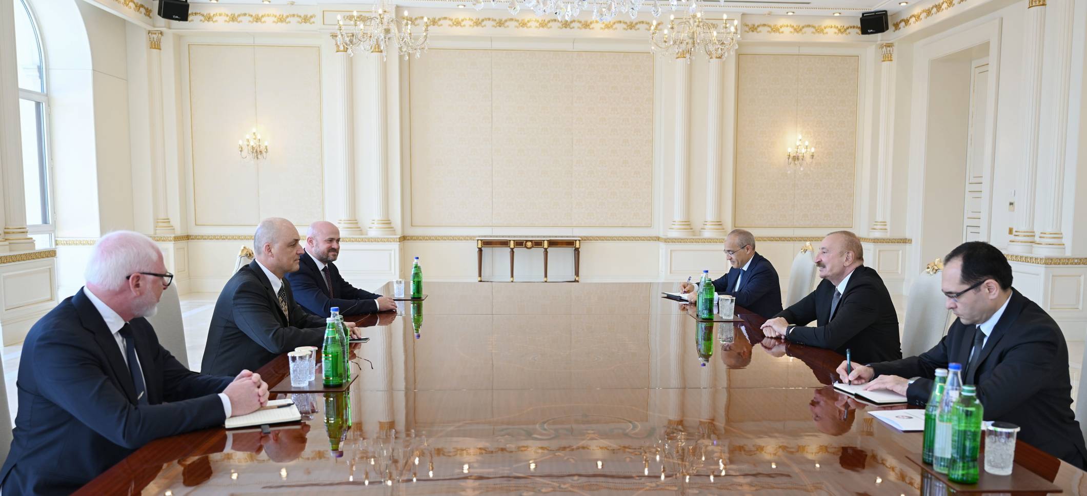 Ilham Aliyev received John Deere delegation