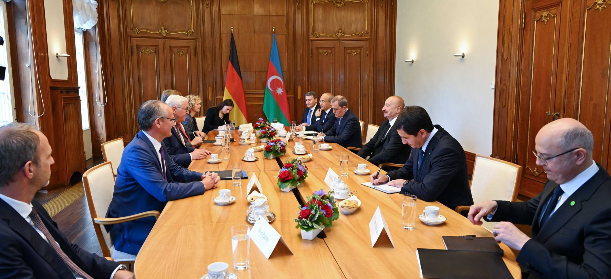 Presidents of Azerbaijan and Germany held expanded meeting