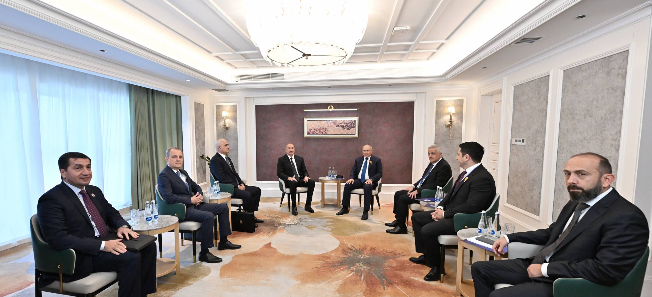 President of Azerbaijan Ilham Aliyev’s meeting with Prime Minister of Armenia commences in Bishkek