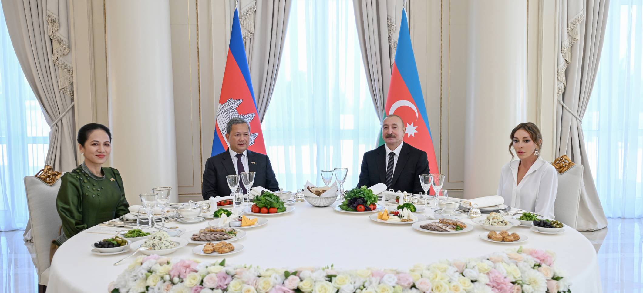 Official luncheon hosted on behalf of President Ilham Aliyev in honor of Cambodian Prime Minister