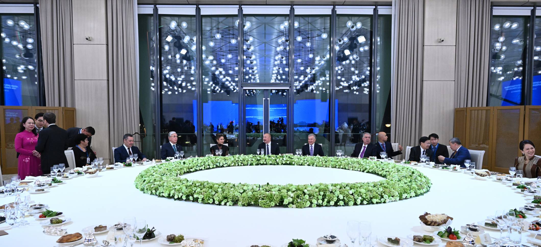 İlham Əliyevin adından AQEM-in 7-ci Zirvə Görüşünün iştirakçılarının şərəfinə şam yeməyi verilib