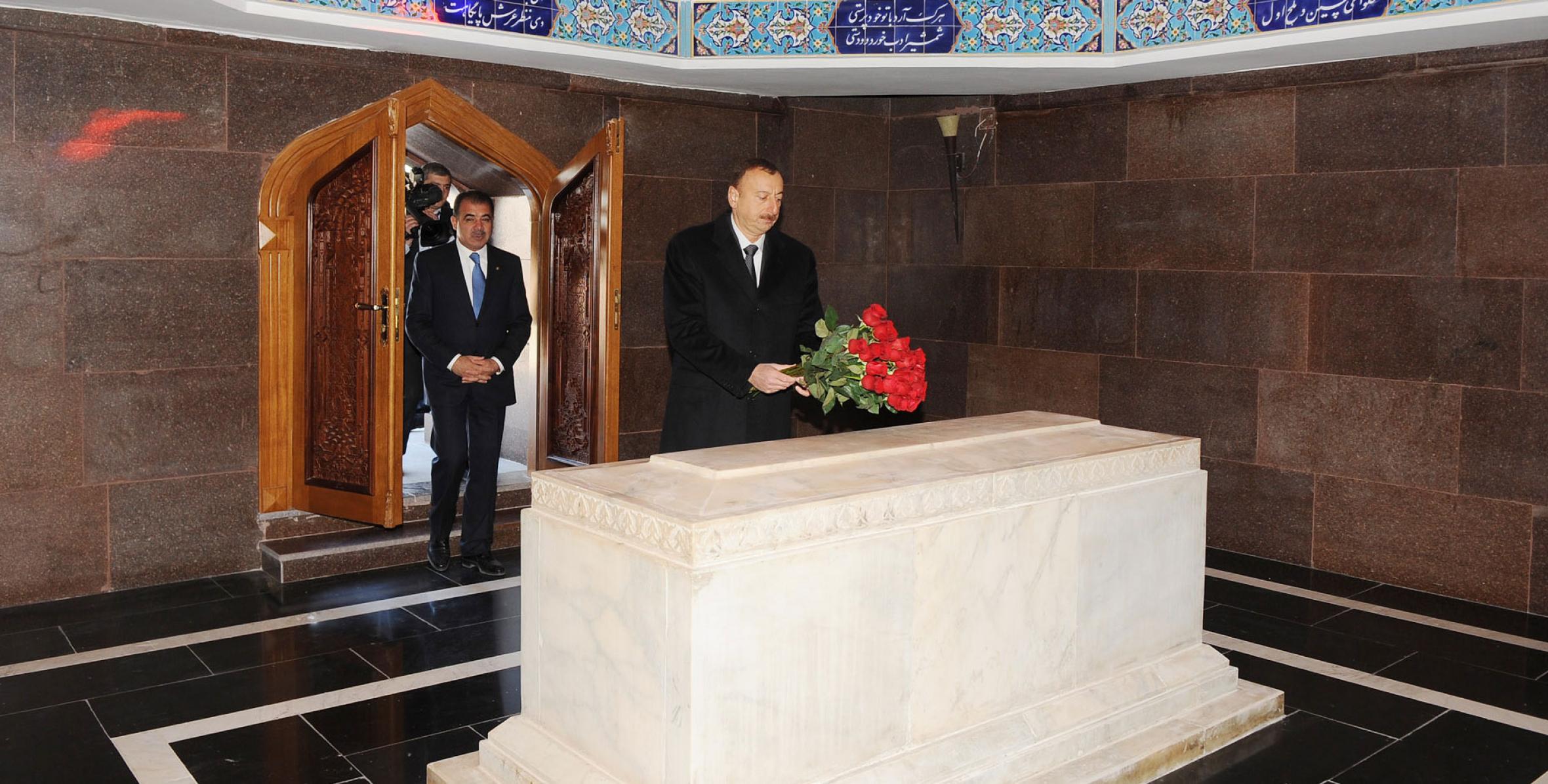 Ilham Aliyev studied the course of reconstruction work carried out around the Mausoleum of Great Nizami in Ganja
