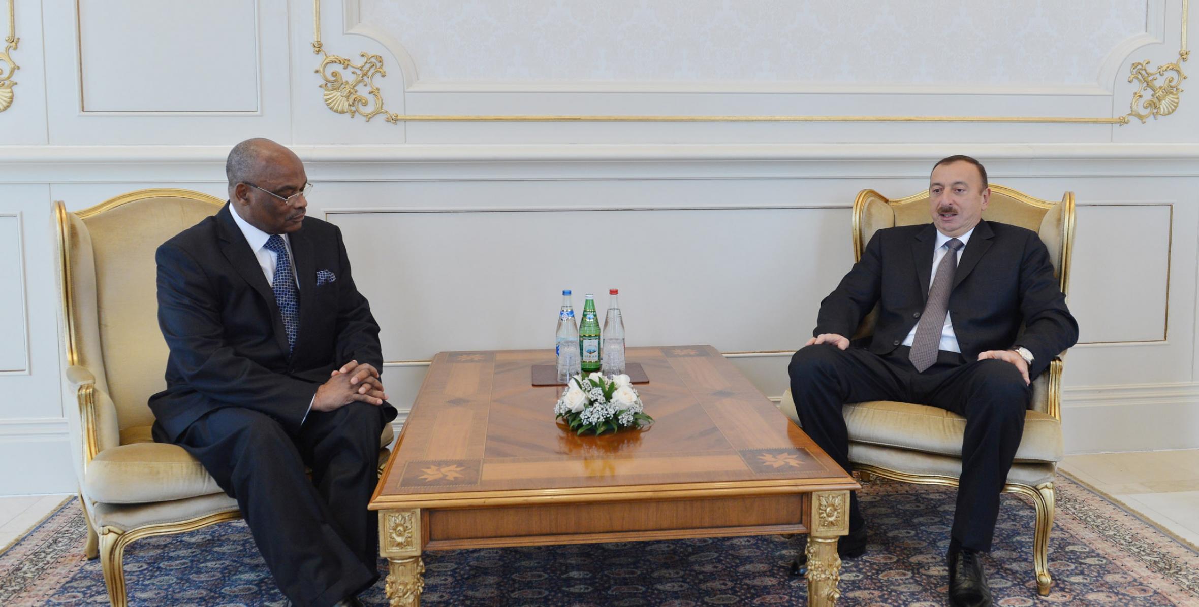 Ilham Aliyev received the credentials of the newly-appointed Ambassador of Zambia to Azerbaijan